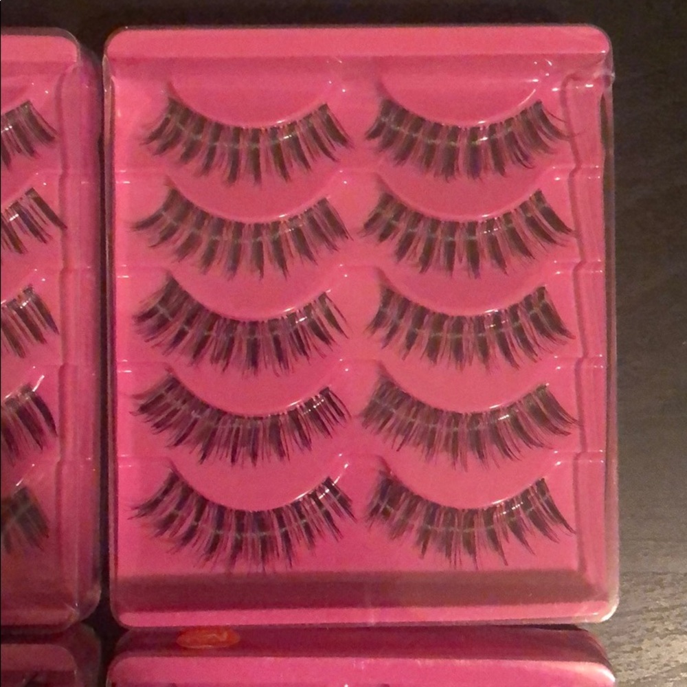 Beautiful lashes 👸💕 - Picture 7 of 8